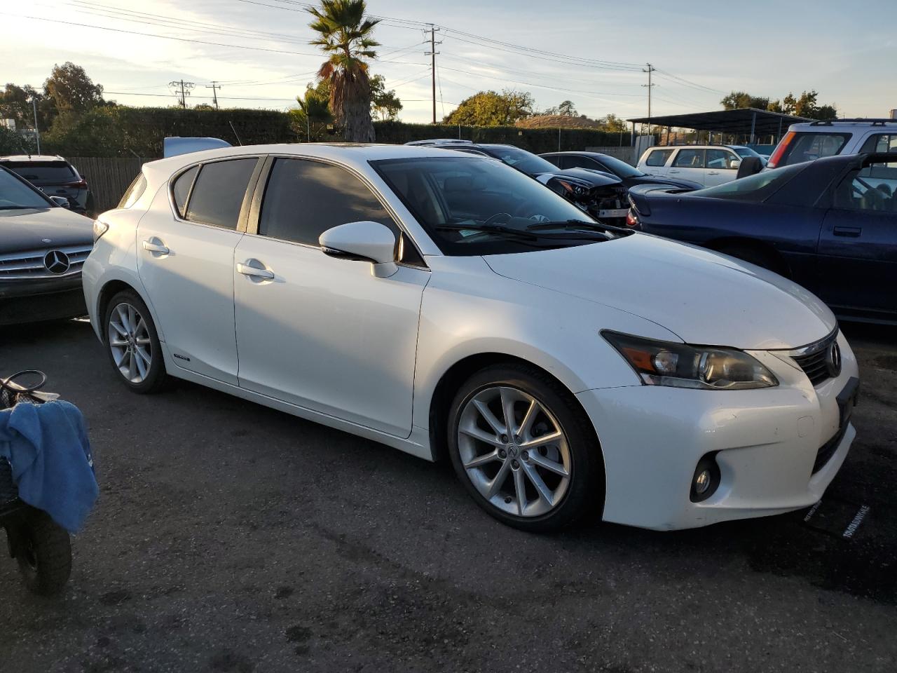 2011 Lexus CT - Image 4