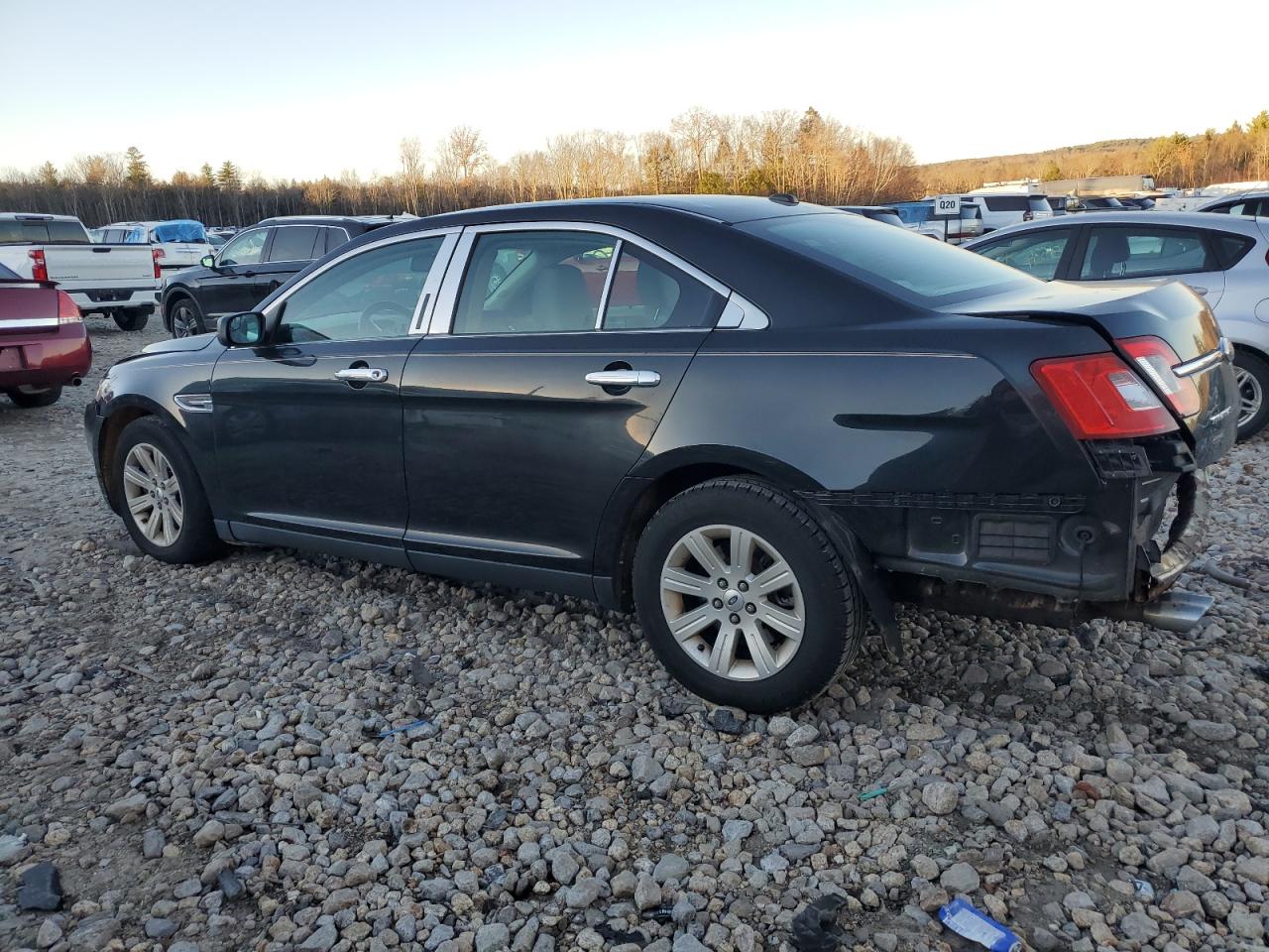 2012 Ford Taurus - Image 2