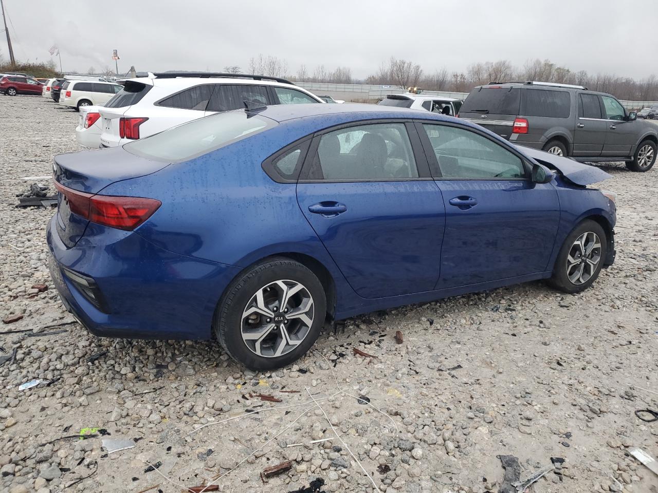 VIN 3KPF24AD7ME330163 2021 KIA FORTE no.3