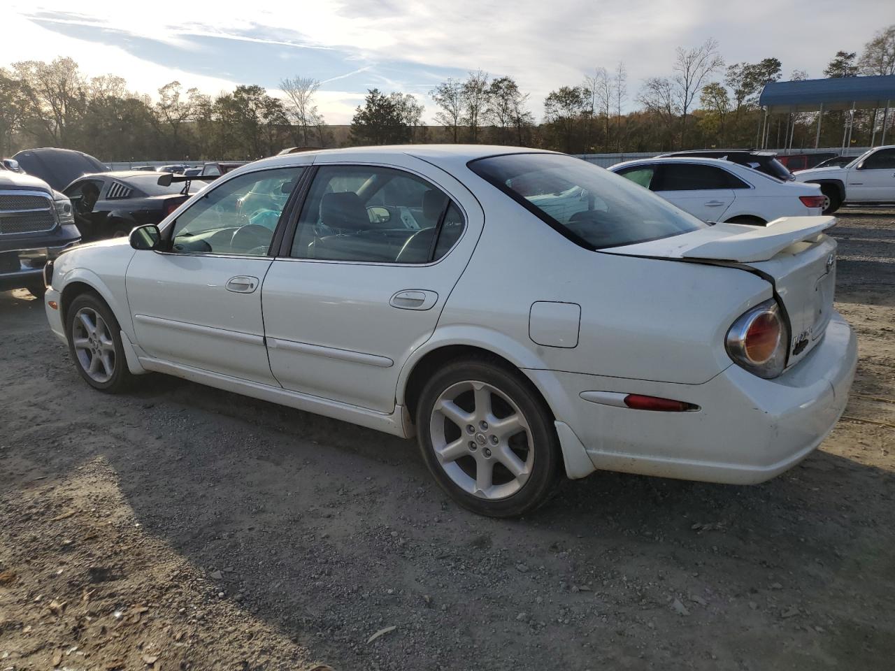 2002 Nissan Maxima - Image 2