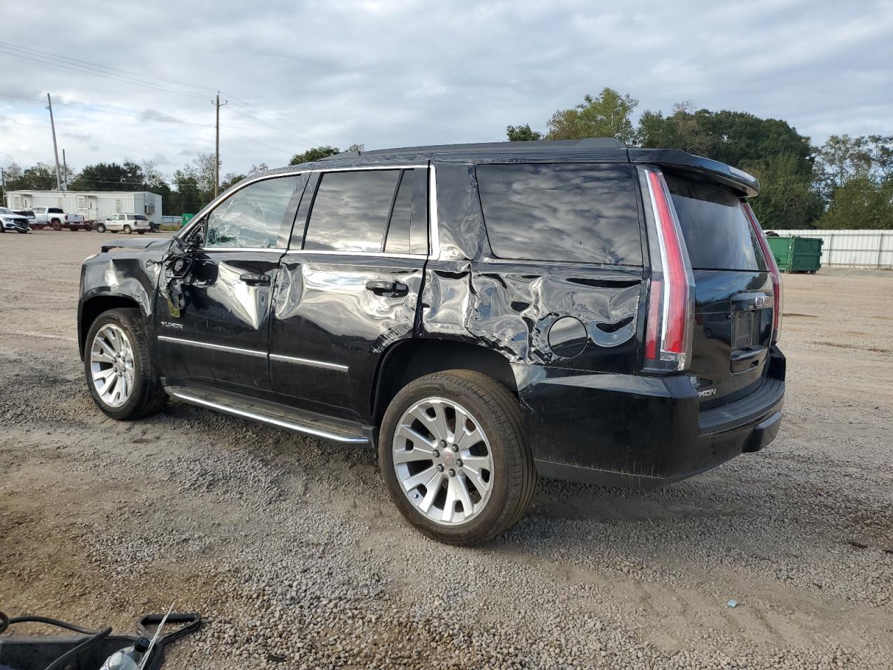 2016 GMC Yukon - Image 2