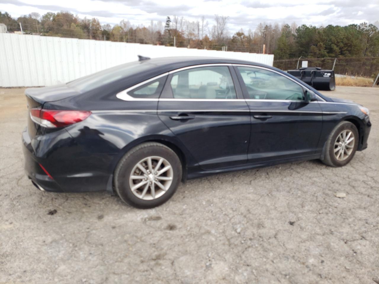 2018 Hyundai Sonata - Image 3