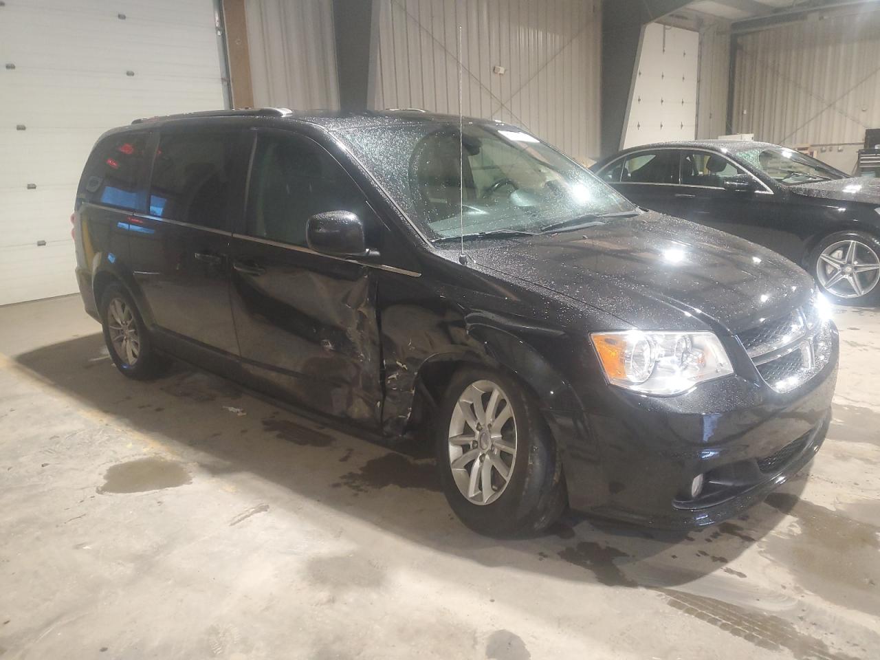 2020 Dodge Caravan - Image 4