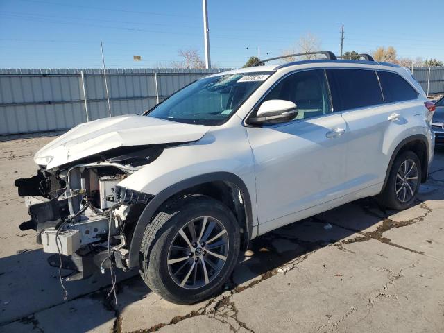 2017 Toyota Highlander Se