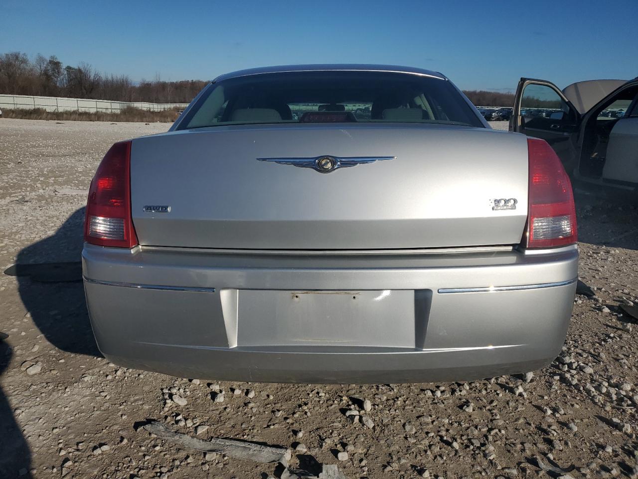 2005 Chrysler 300 Touring VIN: 2C3JK53G45H695417 Lot: 79775944