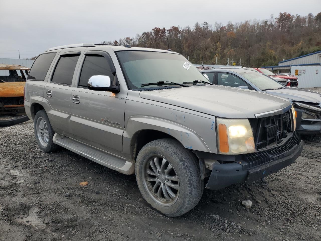 2005 Cadillac Escalade - Image 4