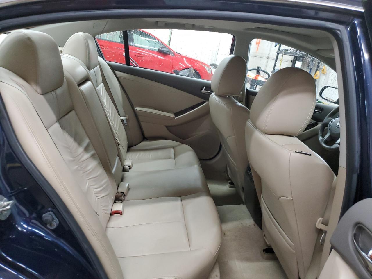 2011 Nissan Altima - Image 10