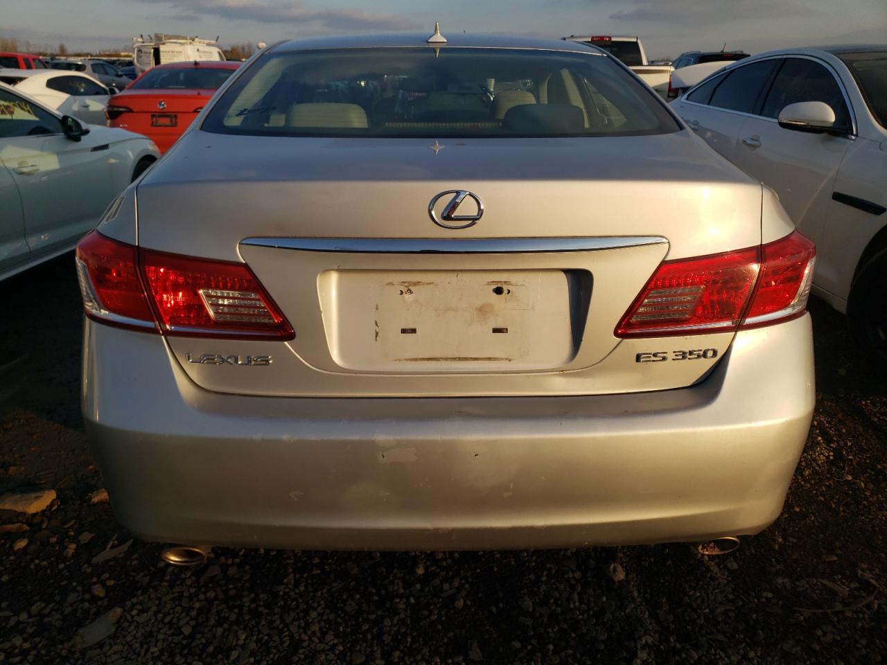 2010 Lexus ES - Image 6