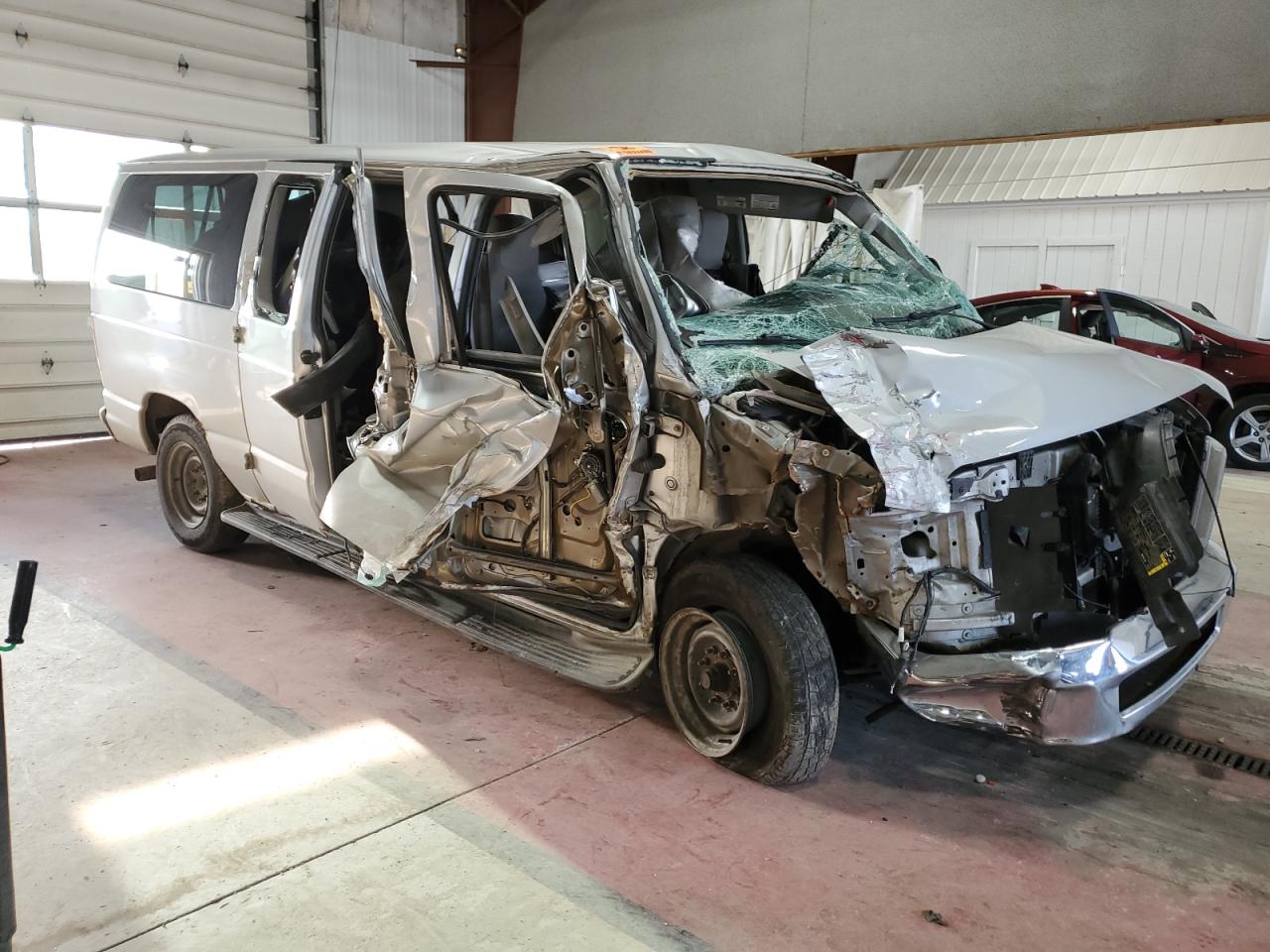2010 Ford Econoline - Image 4