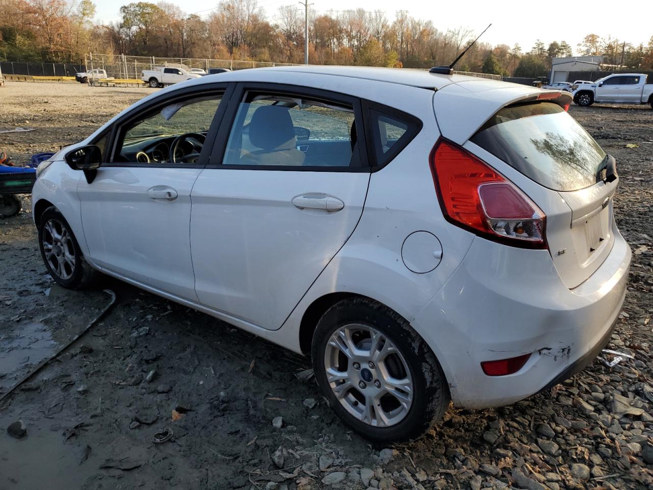 2015 Ford Fiesta - Image 2