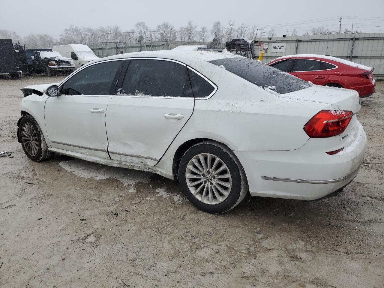 2016 Volkswagen Passat - Image 2