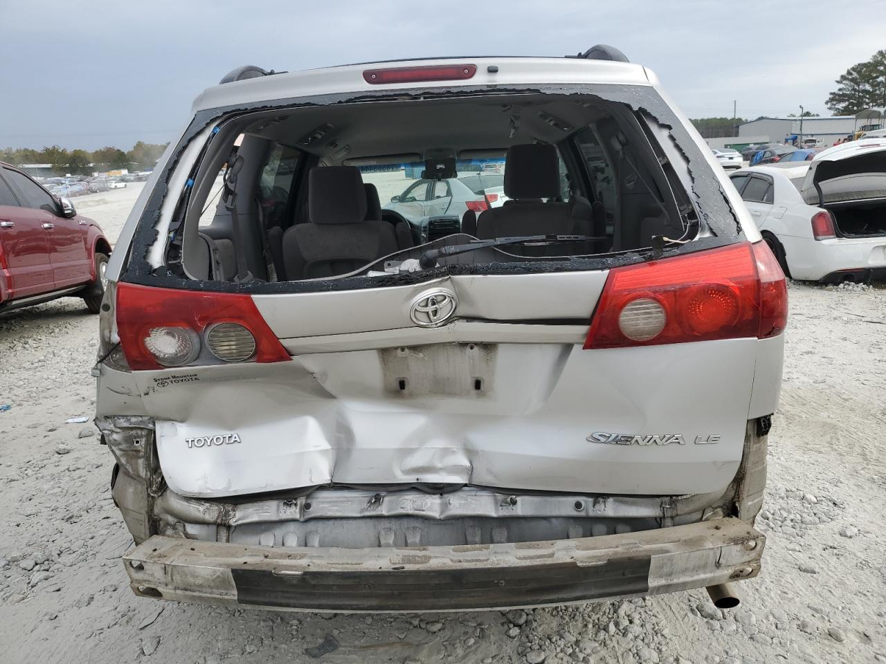 2009 Toyota Sienna - Image 6