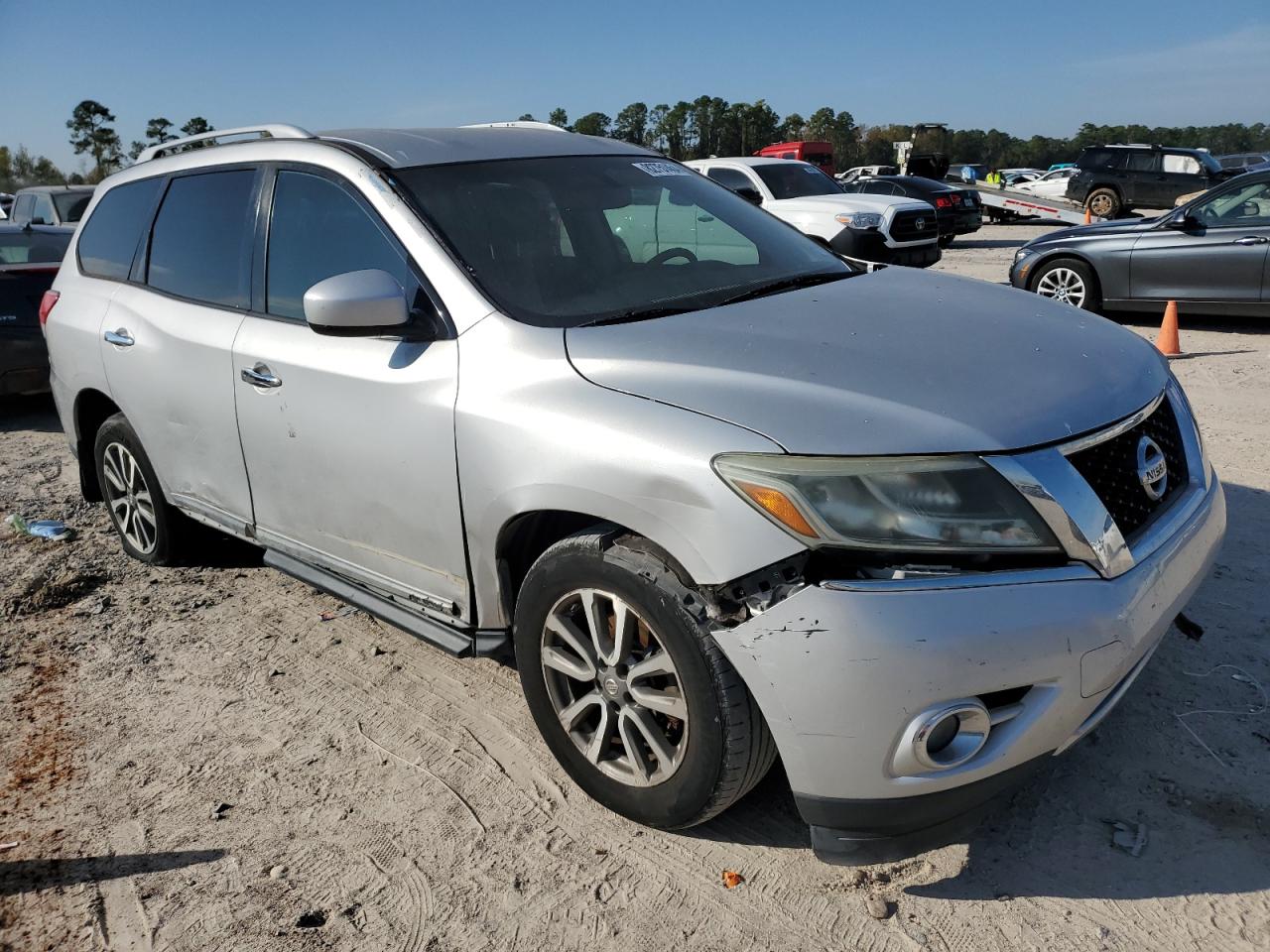 2013 Nissan Pathfinder - Image 4