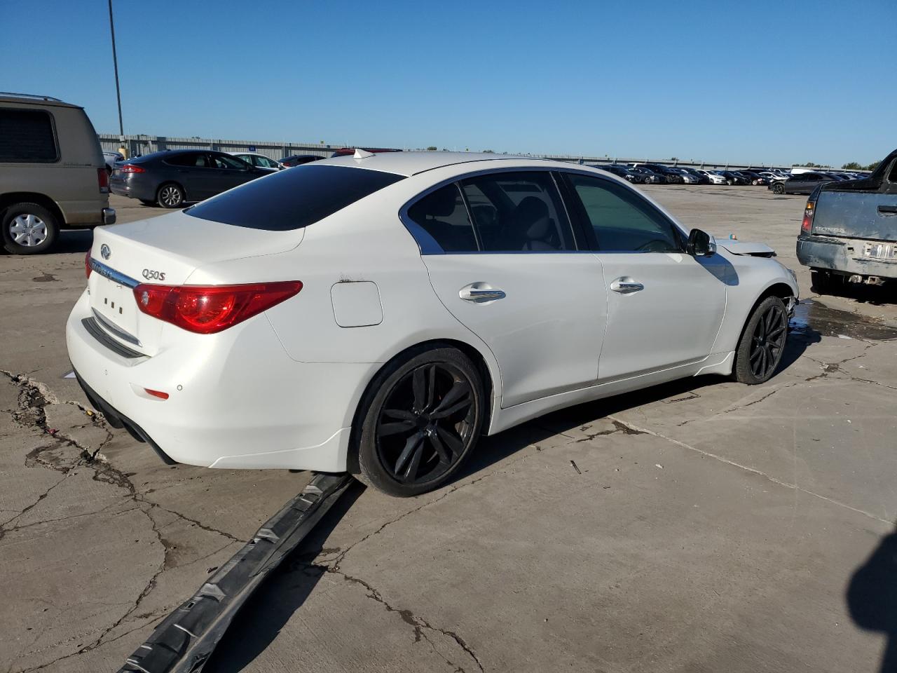 2015 Infiniti Q50 - Image 3