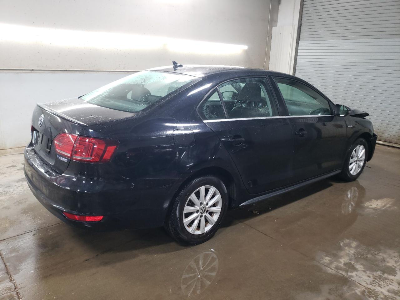 2014 Volkswagen Jetta - Image 3