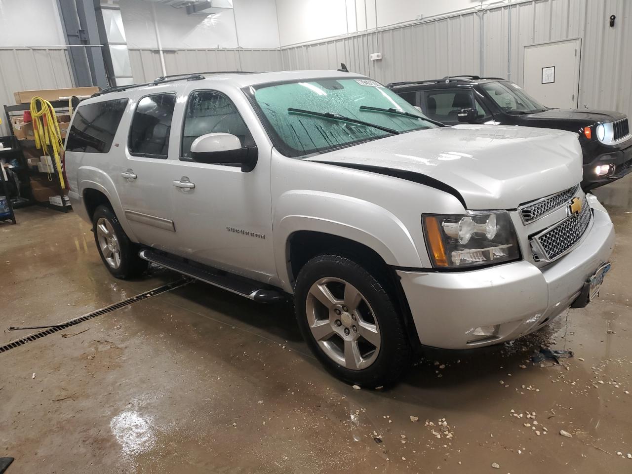 2011 Chevrolet Suburban - Image 4