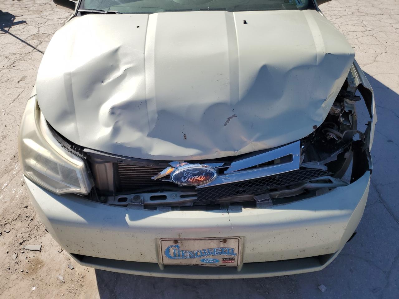 2010 Ford Focus - Image 12
