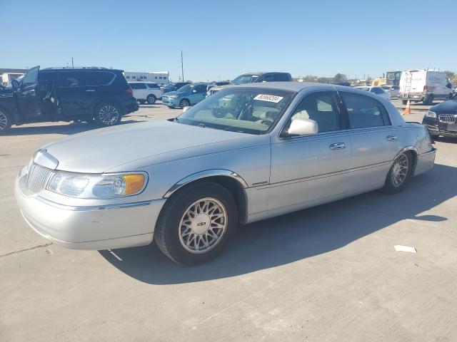 1998 Lincoln Town Car Signature