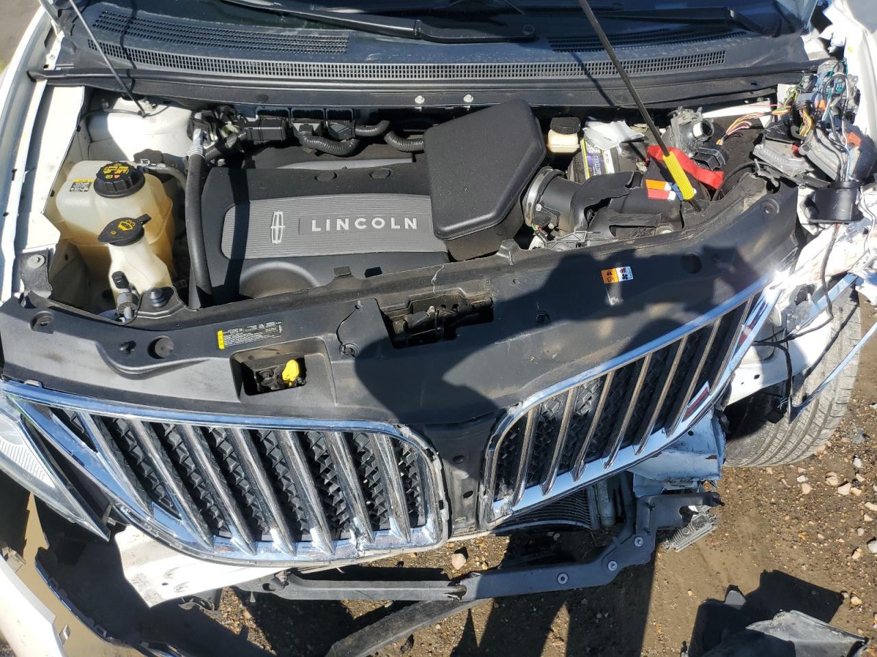 2013 Lincoln MKX - Image 12