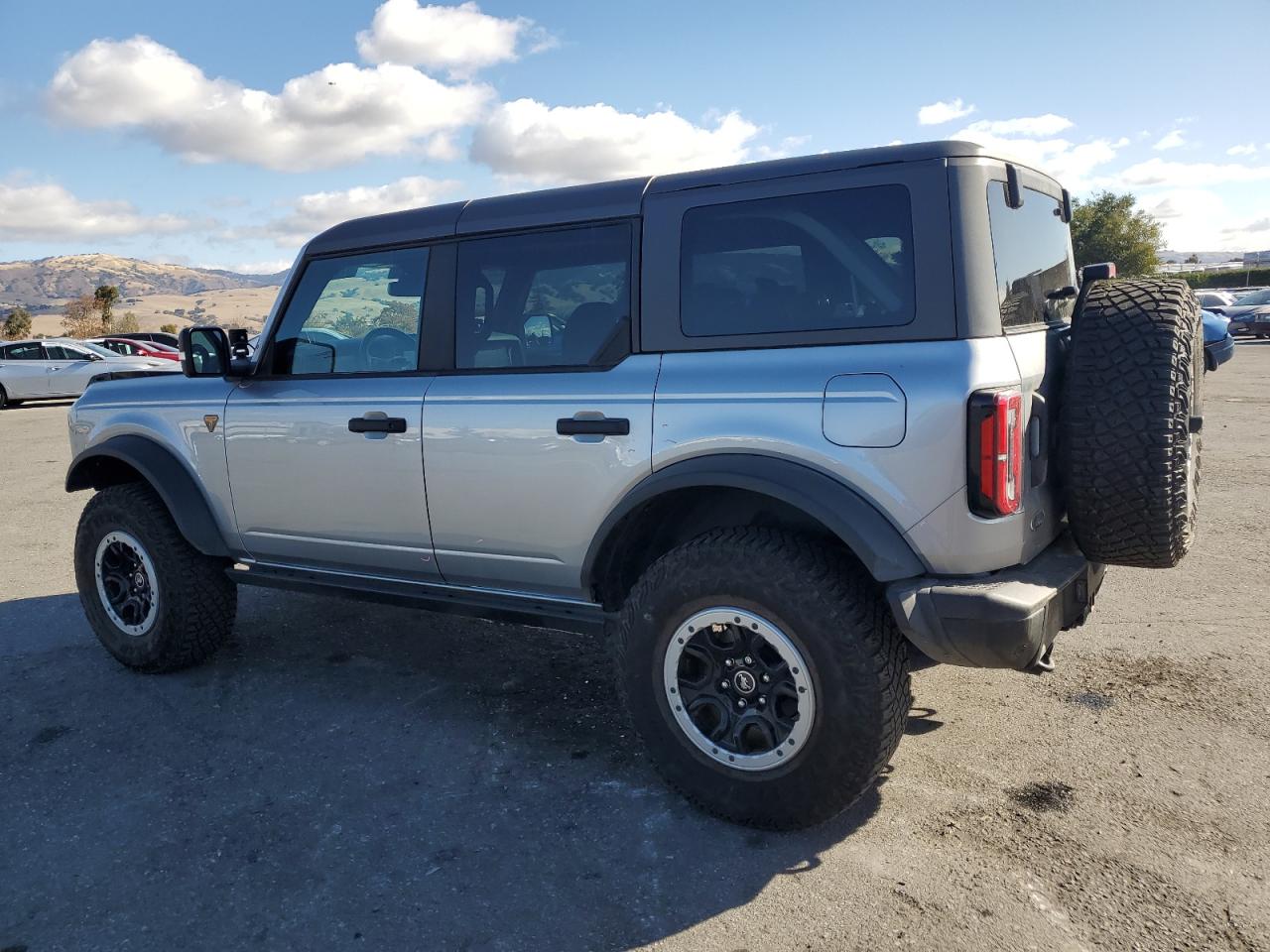 2023 Ford Bronco - Image 2