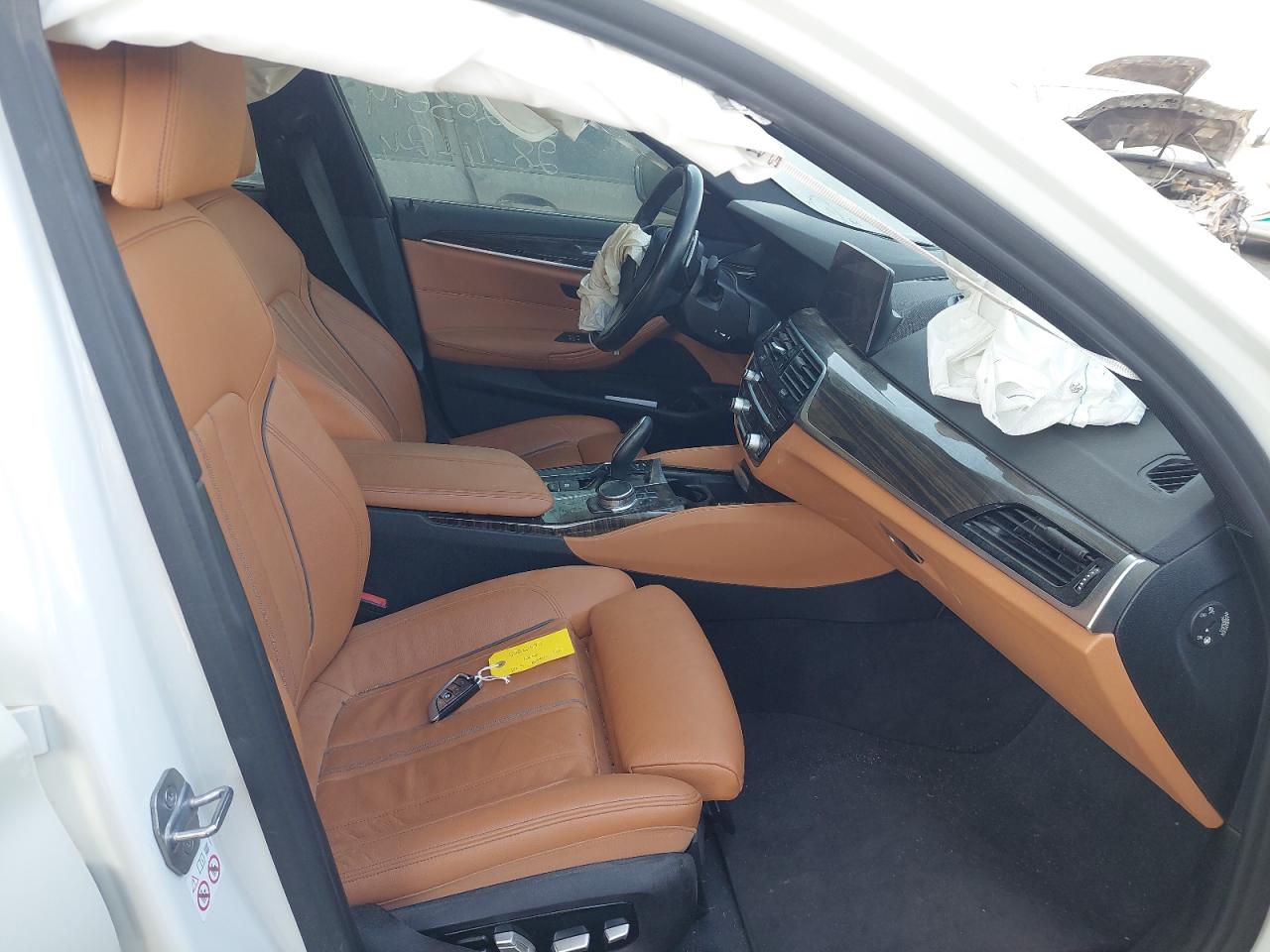 WBAJR3A03KWW00843 - 2019 Bmw 5 SERIES - #undefined