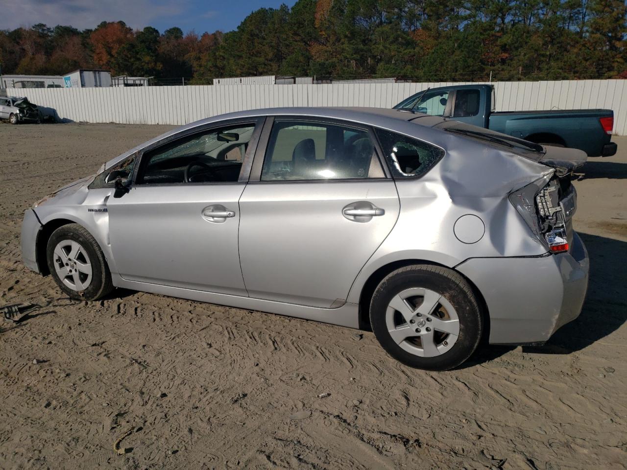2011 Toyota Prius - Image 2