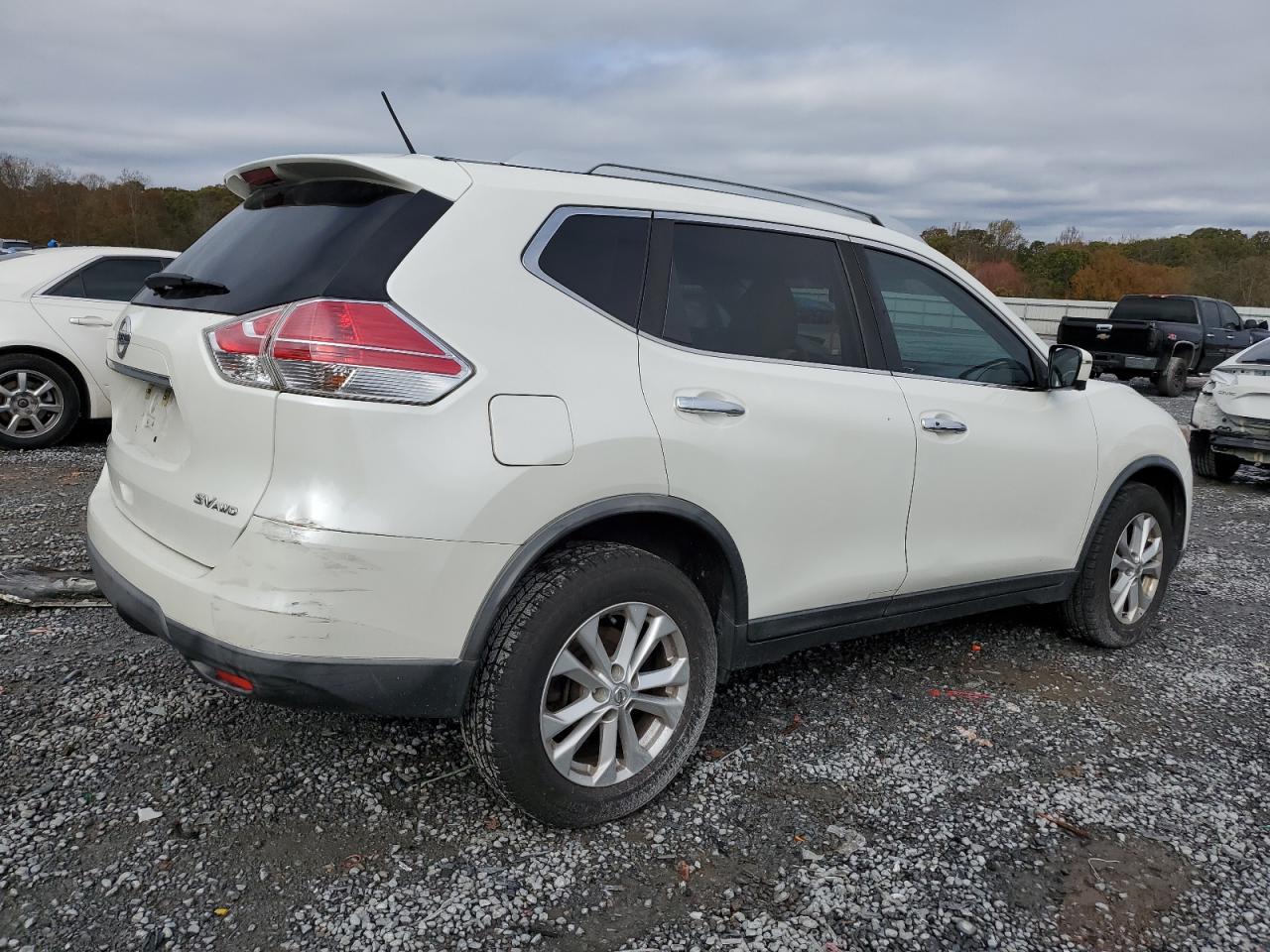 2016 Nissan Rogue - Image 3
