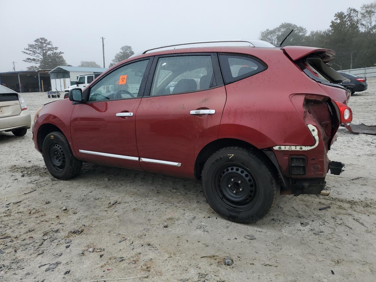 2015 Nissan Rogue - Image 2