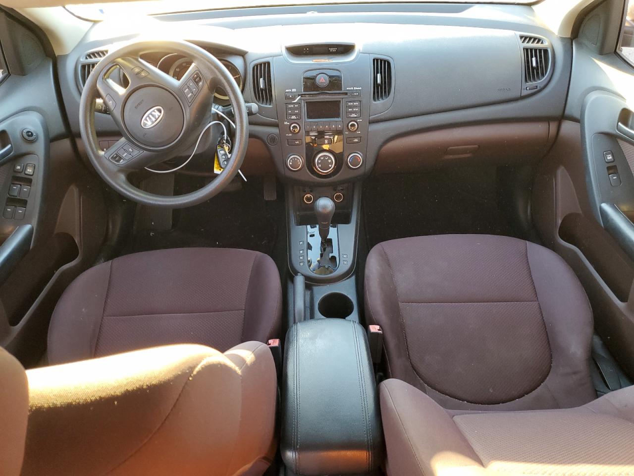 2010 Kia Forte - Image 8