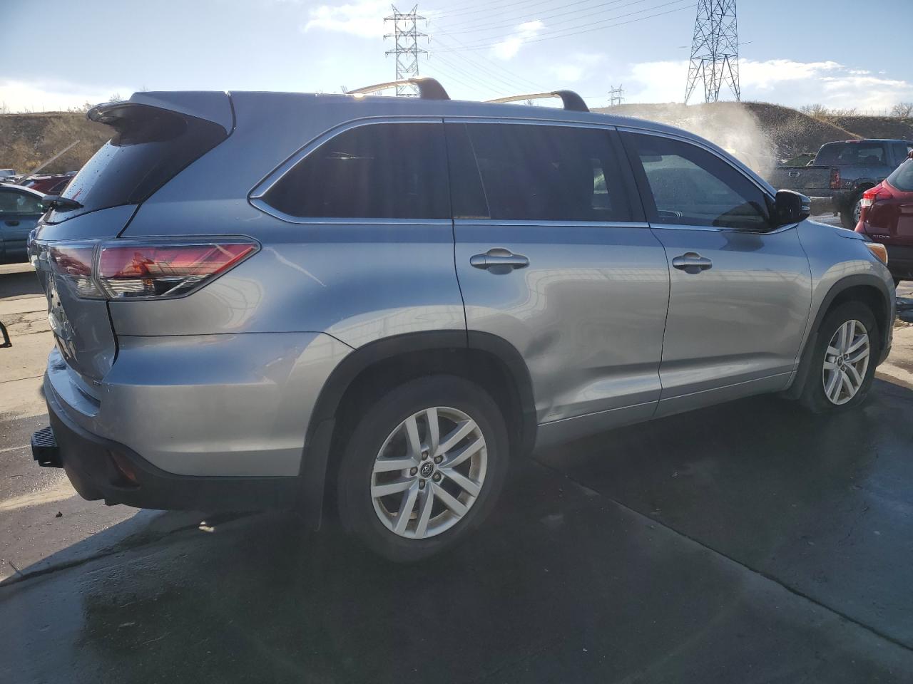 VIN 5TDBKRFH2GS235978 2016 TOYOTA HIGHLANDER no.3