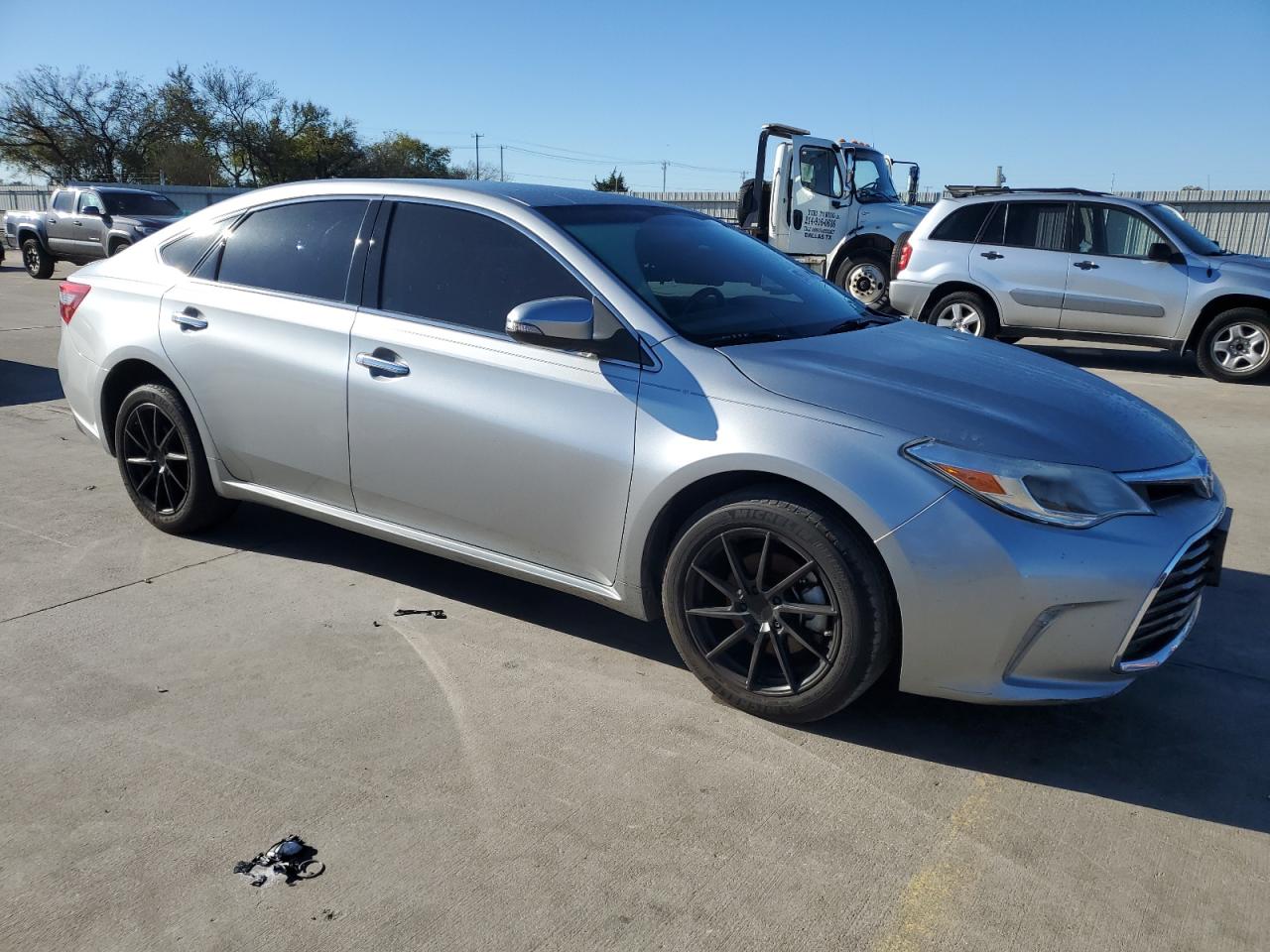 2016 Toyota Avalon - Image 4