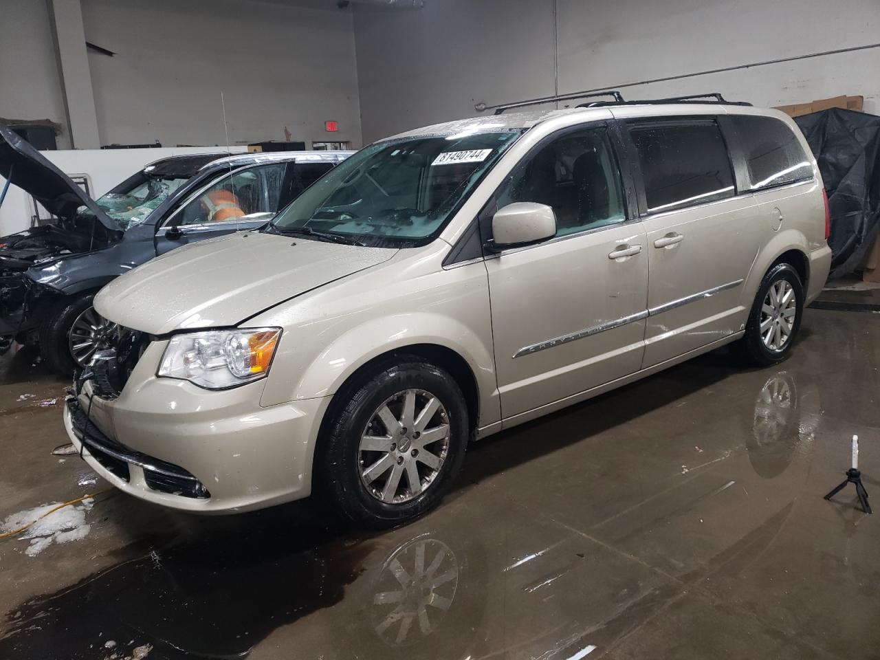 2014 Chrysler Town & Country - Image 1