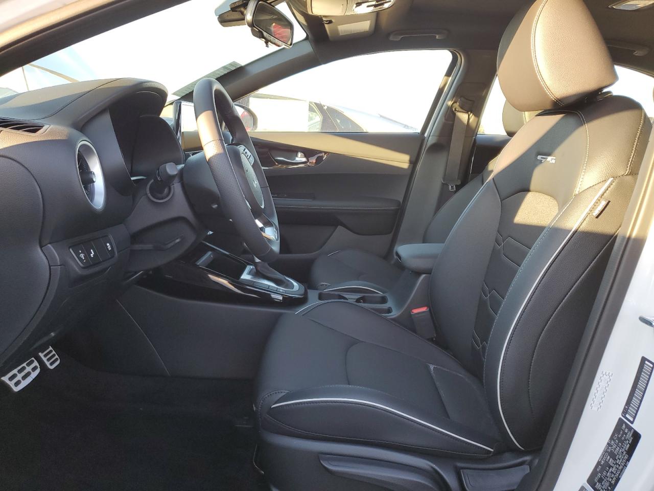 2024 Kia Forte - Image 7