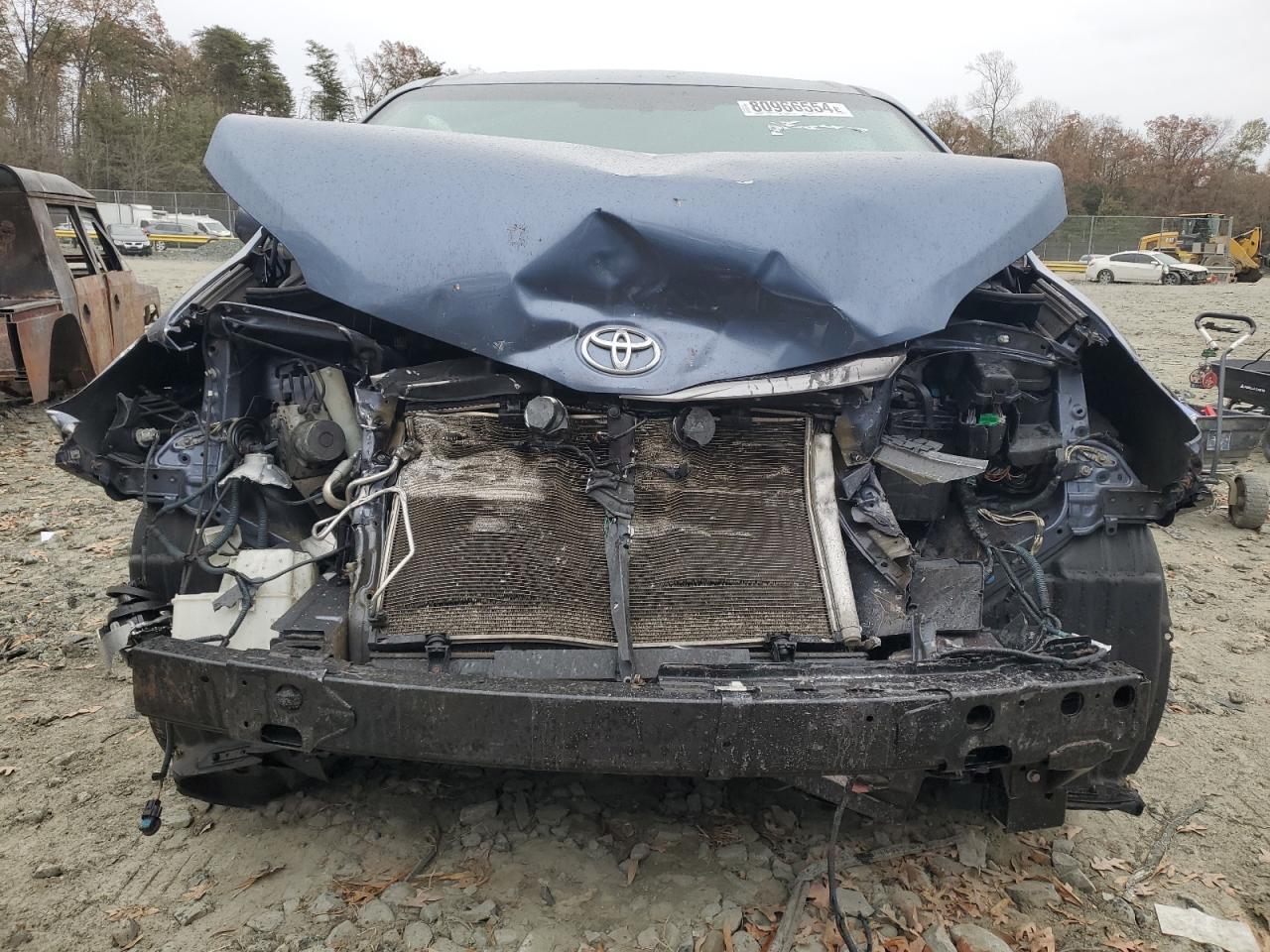 2015 Toyota Sienna - Image 5