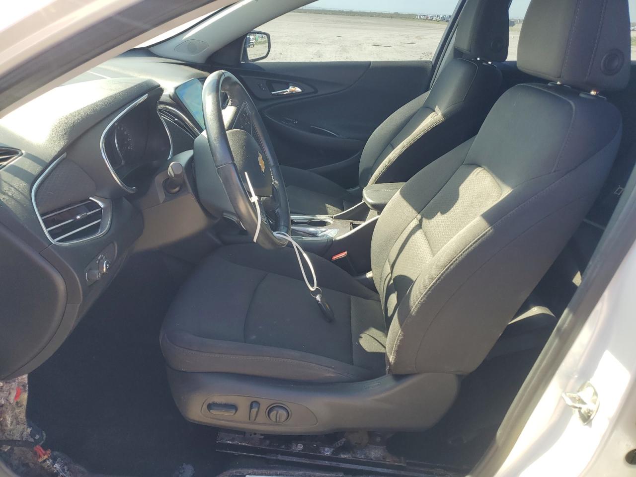 2017 Chevrolet Malibu - Image 7