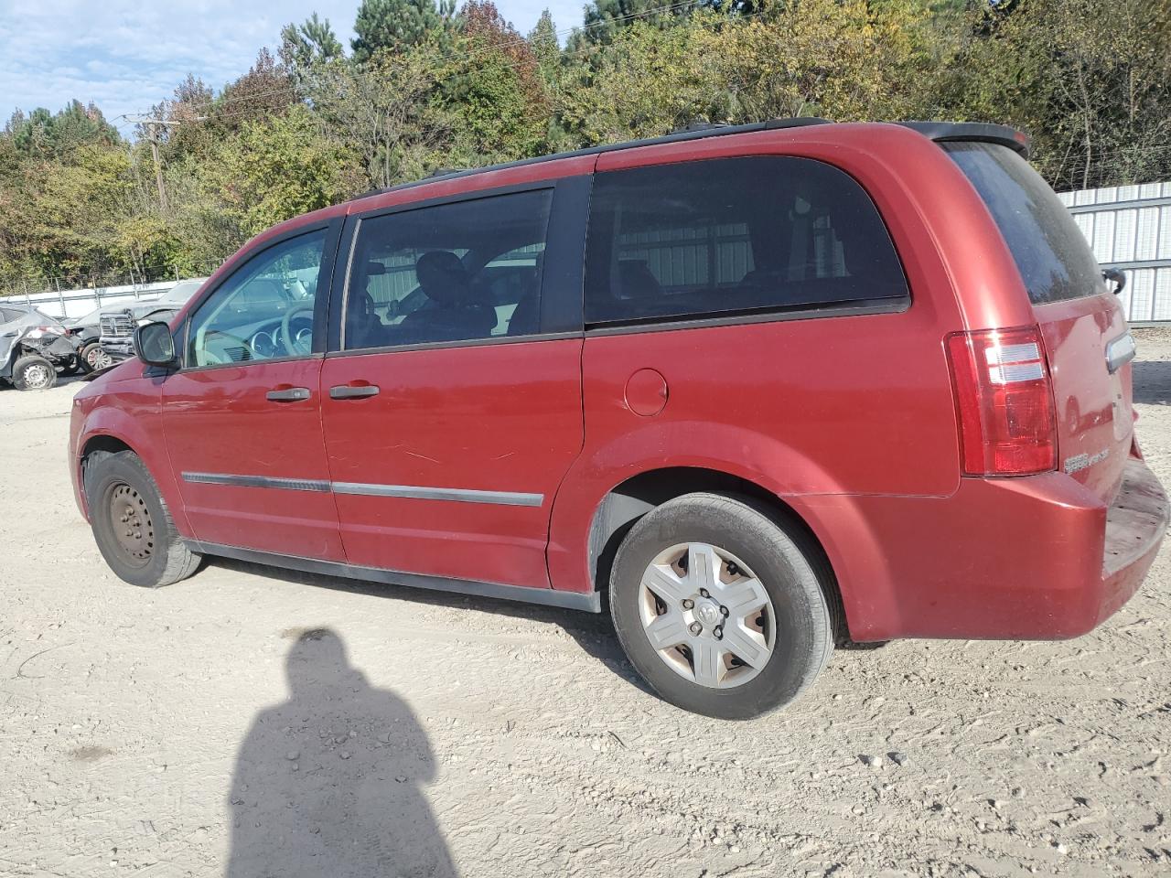 2008 Dodge Caravan - Image 2