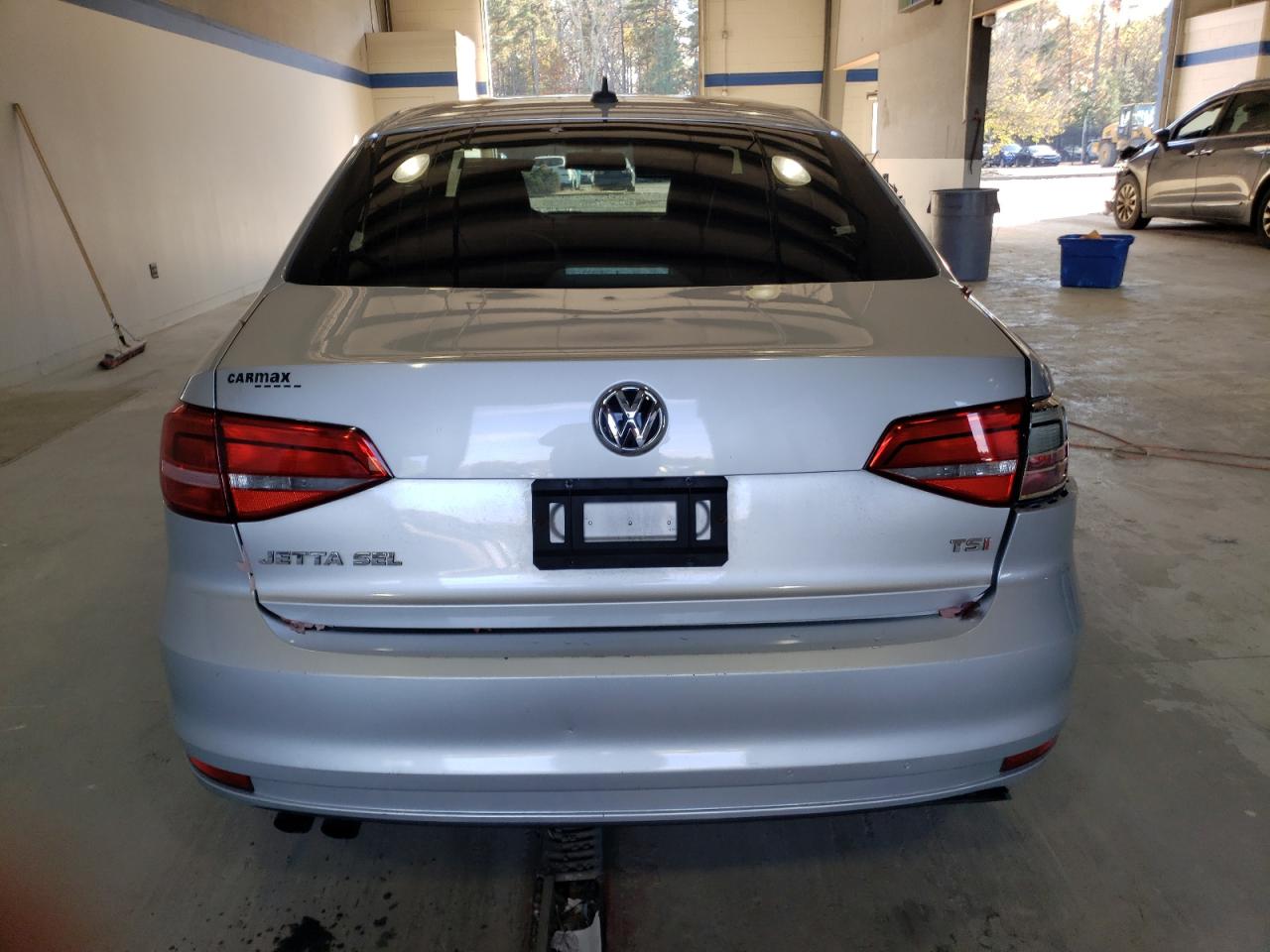 2015 Volkswagen Jetta - Image 6