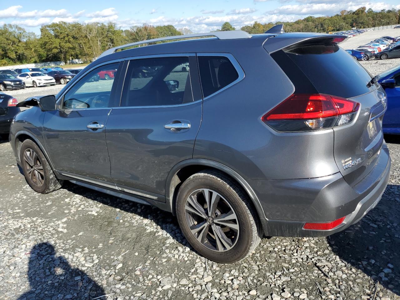 2018 Nissan Rogue - Image 2