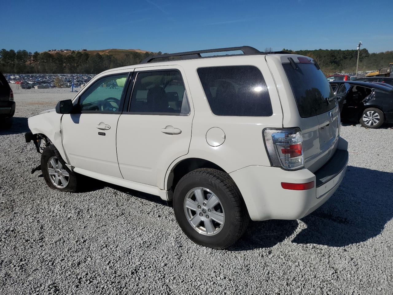 2010 Mercury Mariner - Image 2