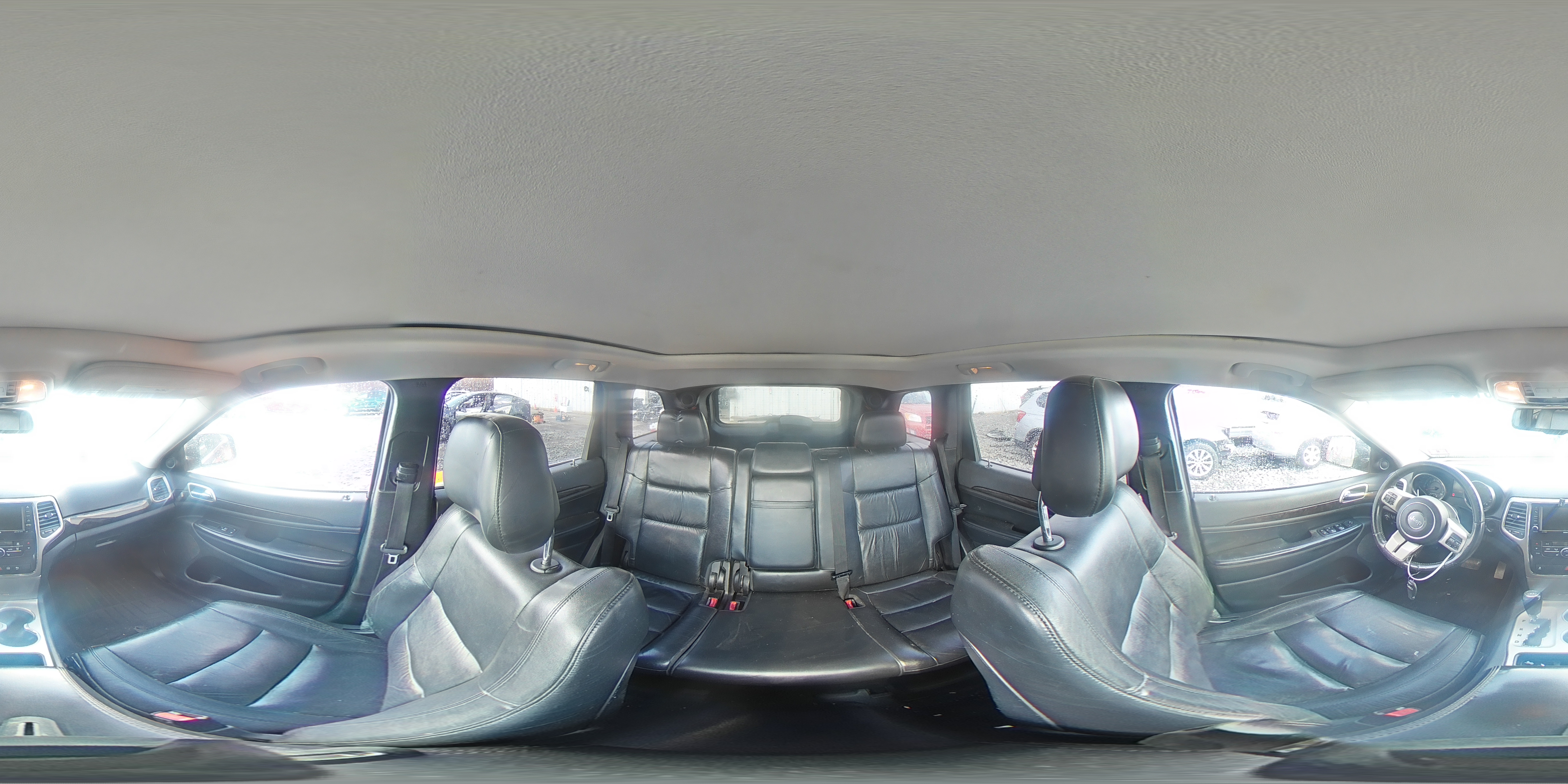 2012 Jeep Grand Cherokee - Image 15