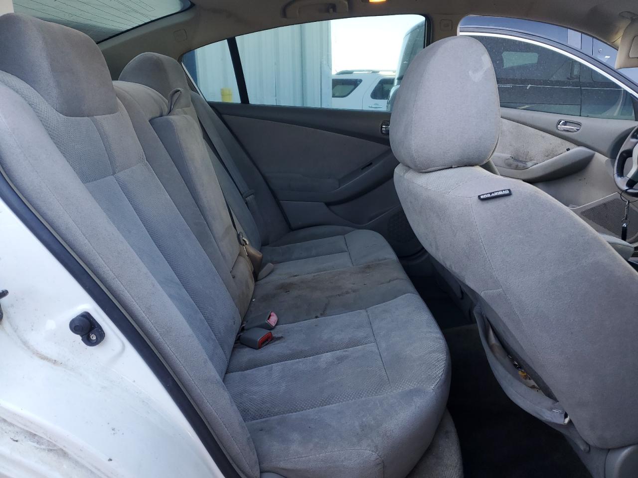 2009 Nissan Altima - Image 10