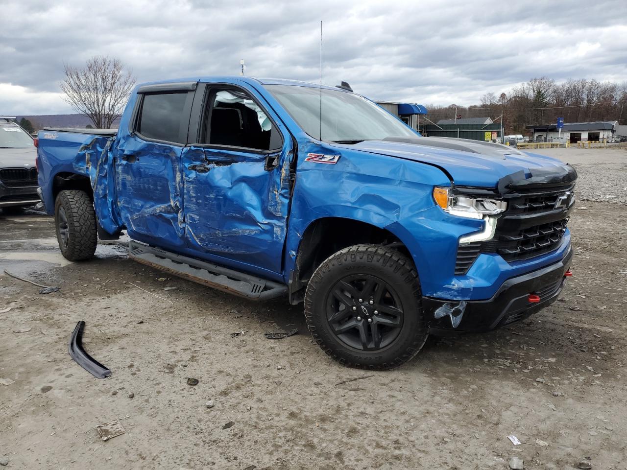 2022 Chevrolet Silverado - Image 4