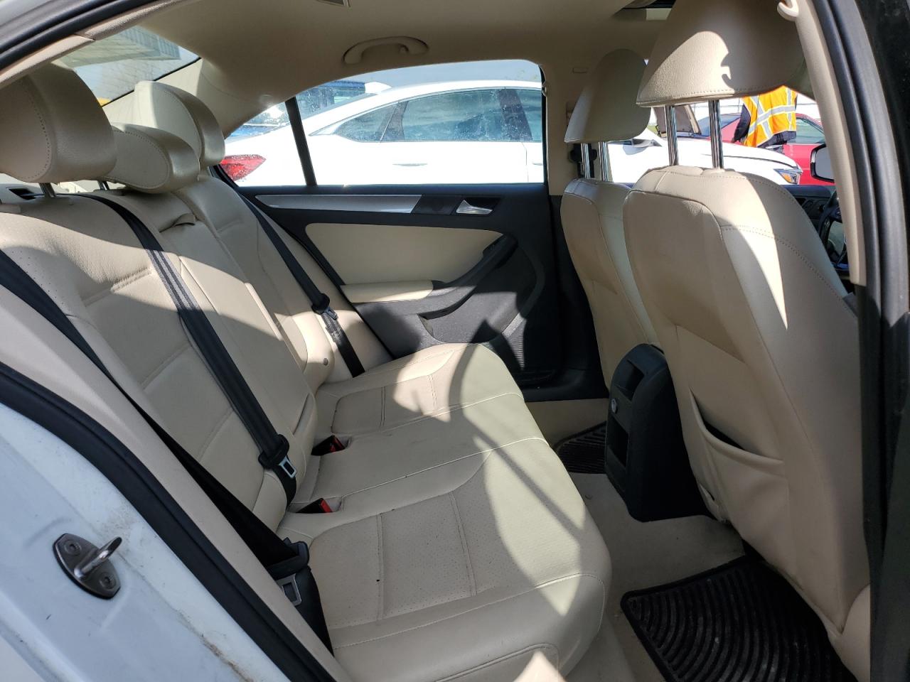 2015 Volkswagen Jetta - Image 10