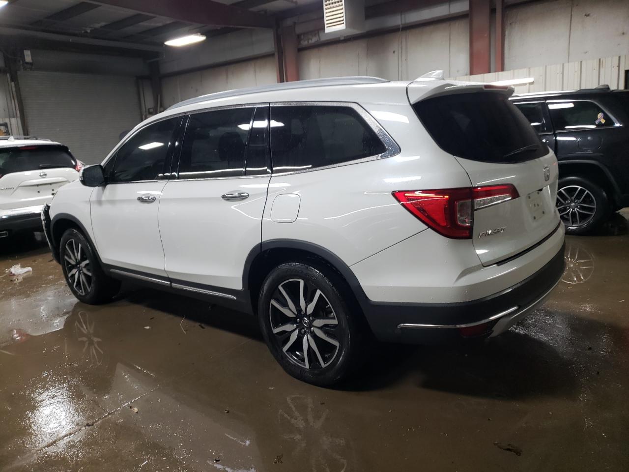 5FNYF6H96LB023893 2020 HONDA PILOT - Image 2