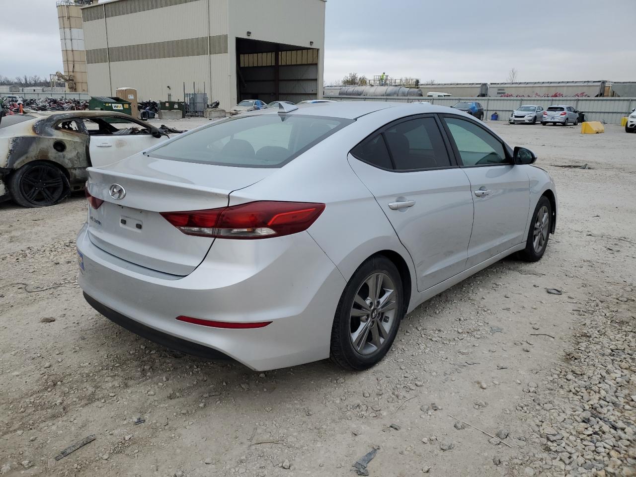 2017 Hyundai Elantra - Image 3