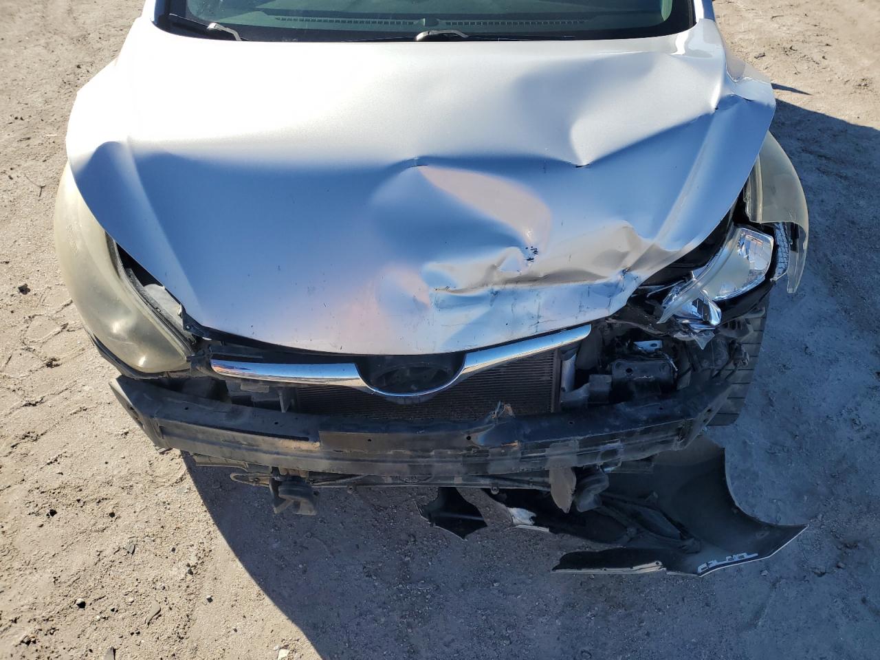 2015 Hyundai Elantra - Image 11