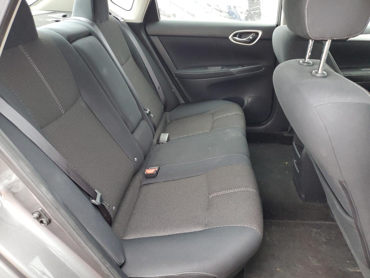 2015 Nissan Sentra - Image 10