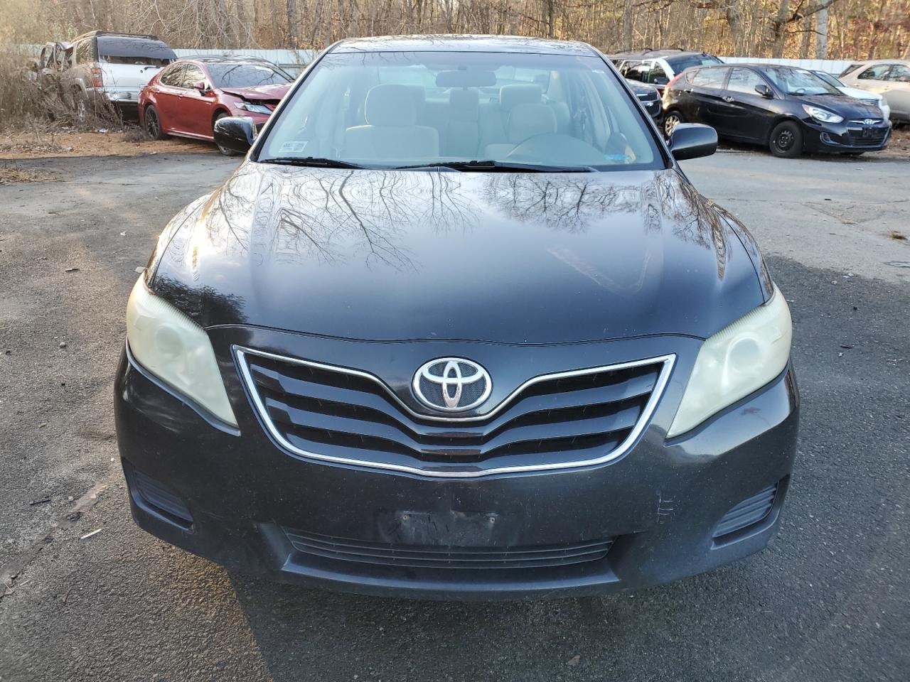 2011 Toyota Camry - Image 5