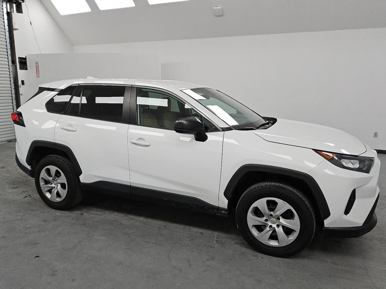 2022 Toyota RAV 4 - Image 4