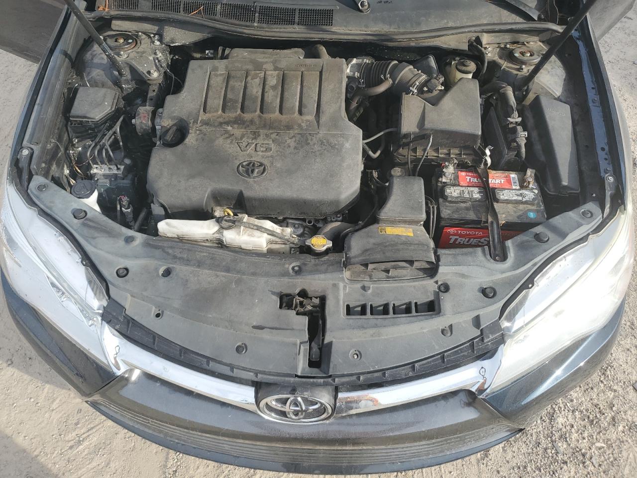 2015 Toyota Camry - Image 11